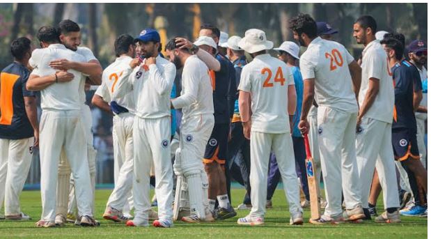 'सर्विसेज ने ओडिशा के खिलाफ दूसरा सबसे बड़ा लक्ष्य हासिल किया; जम्मू-कश्मीर ने बड़ौदा पर जीत के साथ क्वार्टर फाइनल में प्रवेश किया | '